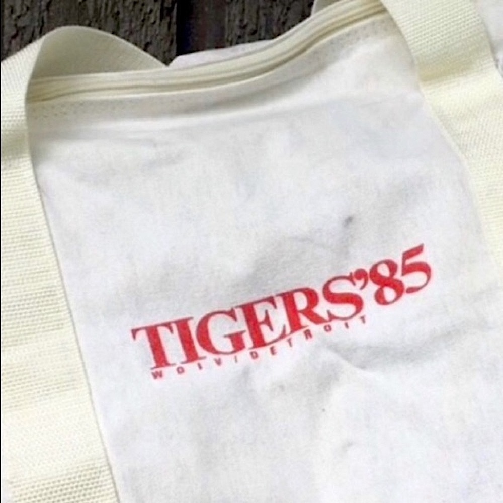 RARE Bag DETROIT TIGERS 1985 WORLD SERIES Duffel Collectible Red White Canvas